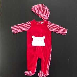 NWOT footsie with hat